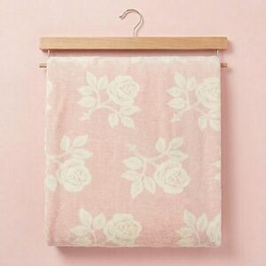 NWT Betsy Johnson Rose Floral Pink Blanket Throw